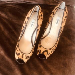 NWT: Leopard print GUESS HEELS